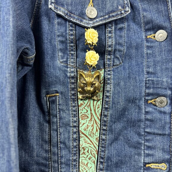 Moon Child Vibes 🌙 Handmade Upcycled Levi’s Jacket – Turquoise, Trims & Charms - Picture 7 of 16